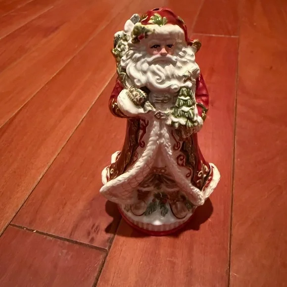 Fitz and Floyd Festive Santa and Reindeer Set salt and pepper shakers - Picture 2 of 6